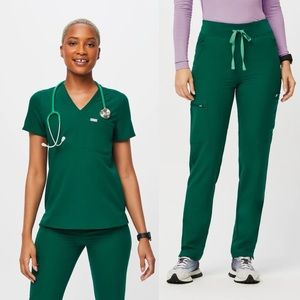 Figs Hunter Green Scrubs Set
